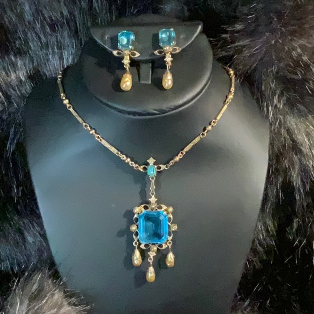 Very Rare-Antique Women's Neclace and Earing Set